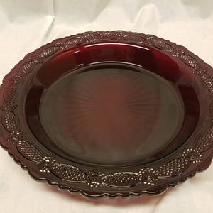 Vintage Avon cape cod ruby red 10 1/2&quot; Pie plate