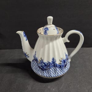 Lomonosov   cobalt blue Blue Rhapsody pattern Tea pot