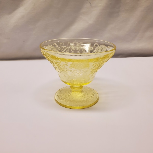 Yellow Florentine depression glass   NO. 2  sherbet 3 3/4 diameter 3 inch tall