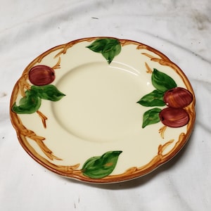 Franciscan made in california 6 1/4" bread butter or dessert plate apple pattern