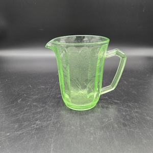 Groene glazen poinsettia-kan met bloemenkrans 5,5&quot; plat