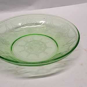 Green cameo Depression glass 8 1/4&quot; berry bowl.