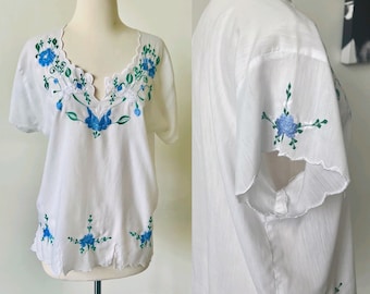 Vintage Embroidered Floral White Blouse 1970’s Boho Hippie White Blouse 70’s Bohemian Embroidered Short Sleeve White Cotton Top