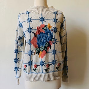 Vintage Floral Mock Neck White Sweater 1990&#39;s 90&#39;s Flower Graphic Pullover Sweater Preppy Jumper