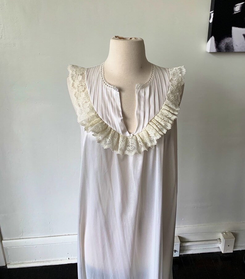 Vintage Lace White Teddy 1960/'s Mid Century Mod Ruffle and Lace Nightgown 60/'s Peignoir Gown