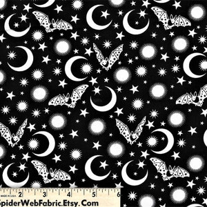 Tissu BATTY De La Luna - SPIRIT - chauves-souris lunes étoiles PWTP114 Nouveauté céleste 100 % coton courtepointe Tissu de qualité professionnelle 1/2 yard - 18 x 44 po