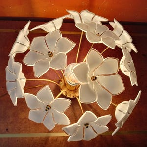 Plafoniera in vetro di Murano fiori wall lamp or flush 12 fiori in vetro Made in Italy 1980s