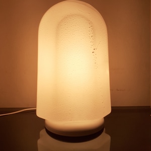 Murano-Tischlampe aus Manhattan-Glas. Weiße und silberne Pilzlampe, hergestellt in Italien der 1980er Jahre