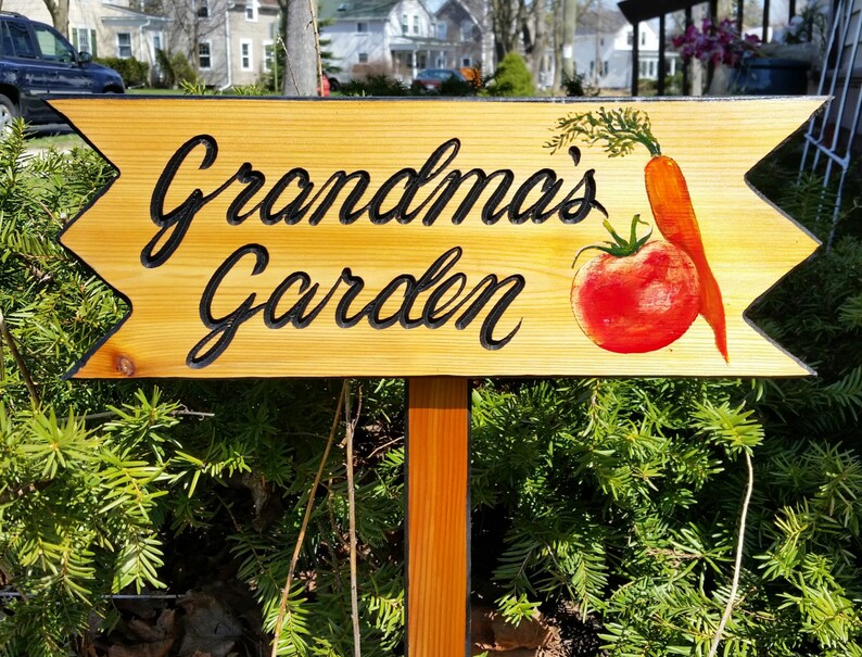 Garden Signs Personalized Moms Sign Image 0