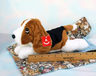 SOLO & His Blanket-Plush Companion for Solo’s Coloring/Story Books: with His Hand Made Blanket, Cuddling Comes Naturally (Free Crayons)