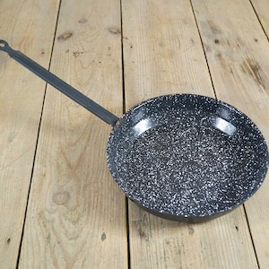 Vintage Black Enamel Frying Pan with White Speckles – Made in Portugal, 1970s – Perfect for Chefs