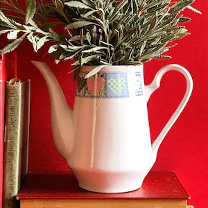 Fine Porcelain Coffee Pot – Elegance and Color for Your Table with Coffee or Flowers