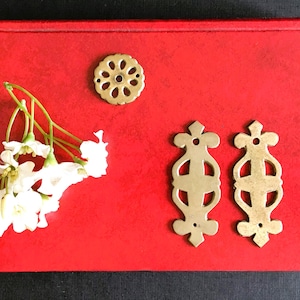 Brass Backplates Rectangular or Floral Round, Vintage 1980 - Eco-friendly Furniture Restoration