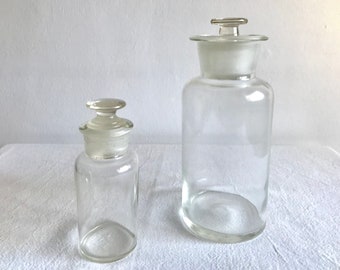 Frasco de farmacia de vidrio con tapón (década de 1950), 2 tamaños disponibles