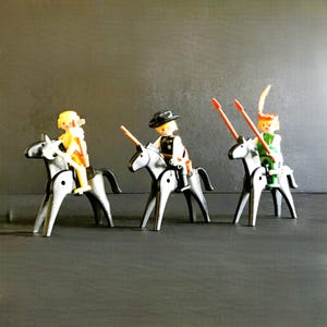 Vintage 1980er Jahre Playmobil Set: Cowboy, Indianer, Helfer mit Pferden