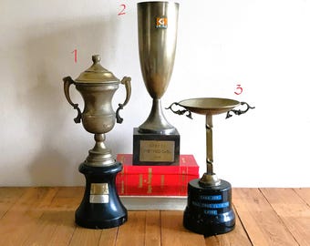 Troféu vintage de latão com pátina - Vendido individualmente