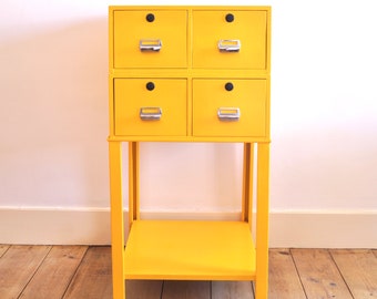Vintage Aktenschrank im Industriedesign aus den 50er Jahren