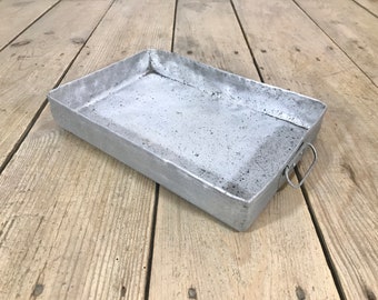 Antigua bandeja rectangular de aluminio para hornear con asa (años 40)
