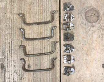 Set of 4 metal chest handles and 7 supports (1910s)