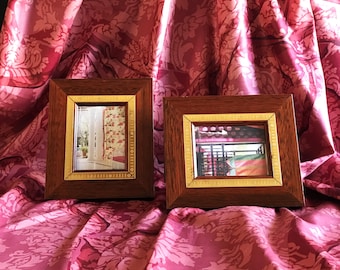 Marco de fotos de madera vintage, años 80, castaño pulido, filete dorado, se vende por unidad.