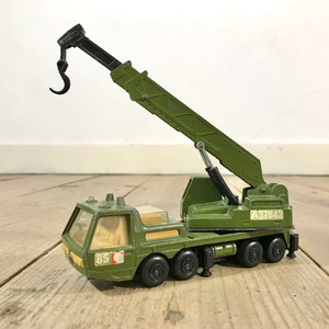 Vintage Matchbox Crane Truck – 1974 Diecast Model – Classic Toy Collectible