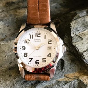 Vintage Casio Women’s Watch LTP-1259 1990s - Leather Quartz Watch Japan Movement - Minimalist Retro Style