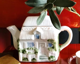 Charming Porcelain Teapot House – Decorative Only, Perfect for Adding a Whimsical Touch (1980s)