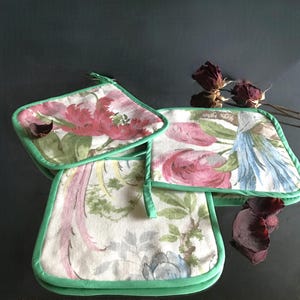 Vintage Sanderson Linen Pot Holder: Handmade Parrot Print Kitchen Decor