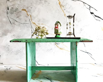 Soporte de pedestal de madera verde vintage, expositor rústico hecho a mano, diseño de banco, década de 1940.