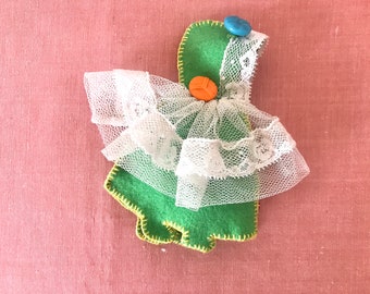 Handmade needle doll in felt and lace (1960s)