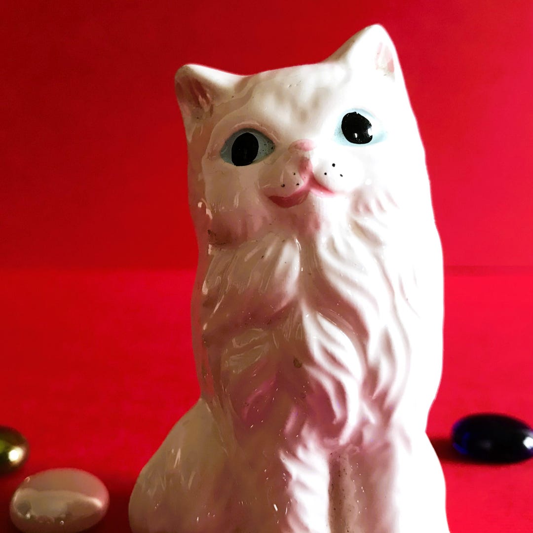 vintage陶器製 猫の置物 ヴィンテージ アンティーク ねこ ネコ cat ヴィンテージ磁器製白猫の置物、1970年代、コレクターズアイテム - 猫