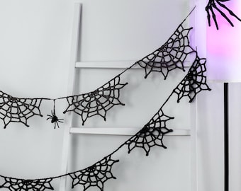 Crochet Pattern- 2 Sizes SMALL Spiderweb pattern-Spooky crochet Halloween decor Crochet garland Bunting Decor Gift PDF-DIY Beginner Friendly