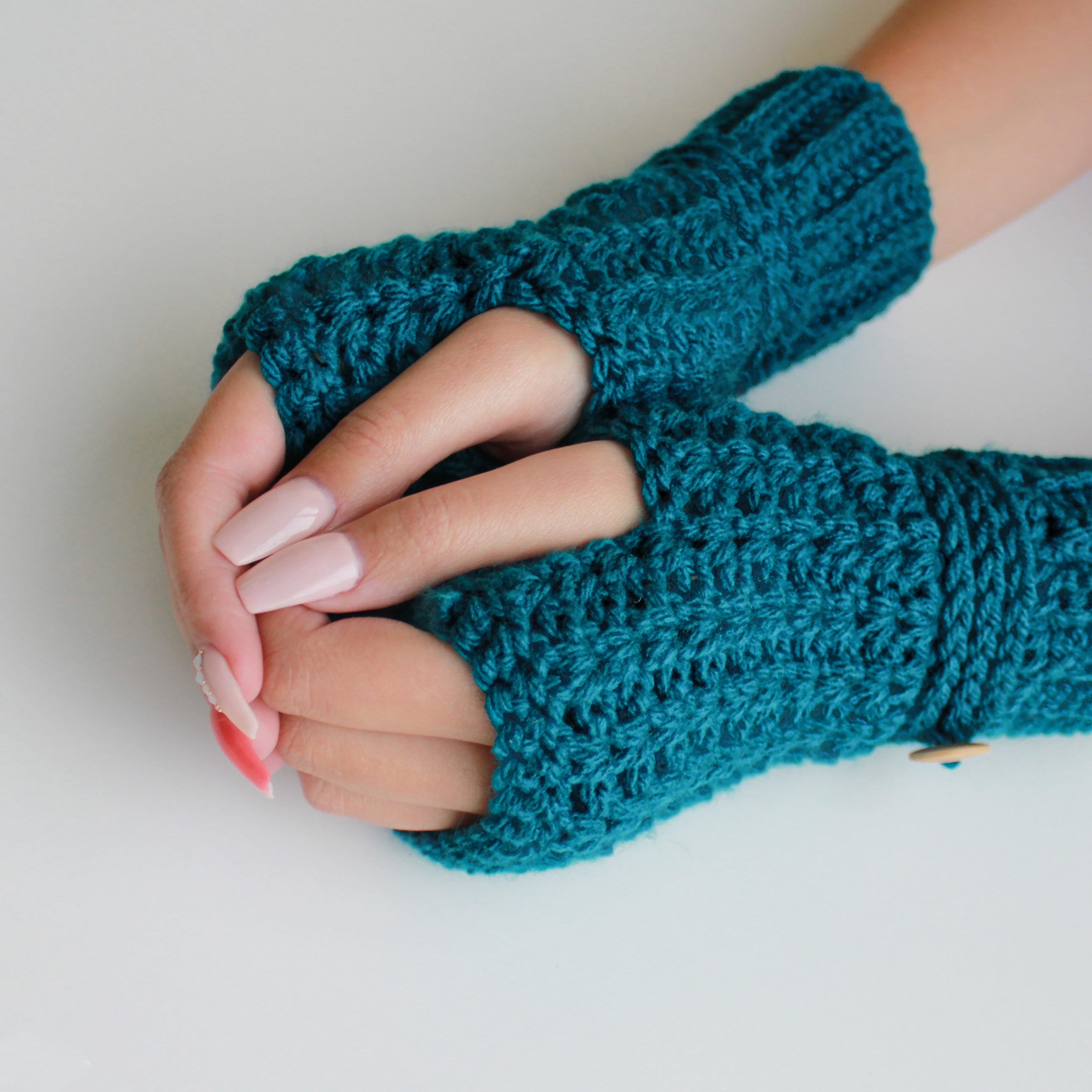 Easy Peasy Crochet Fingerless Gloves - Annie Design Crochet