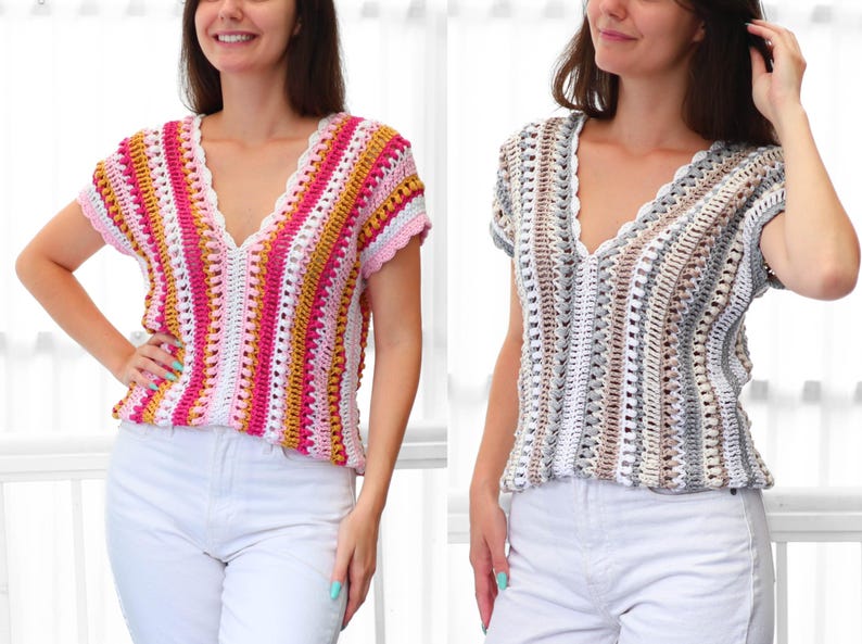 Puede incluir: Dos tops de ganchillo con dise&ntilde;o de cuello en V. Uno presenta rayas rosas, blancas y amarillas, mientras que el otro tiene una paleta de colores neutros de blanco, gris y marr&oacute;n. Ambos tops tienen mangas cortas y borde festoneado.
