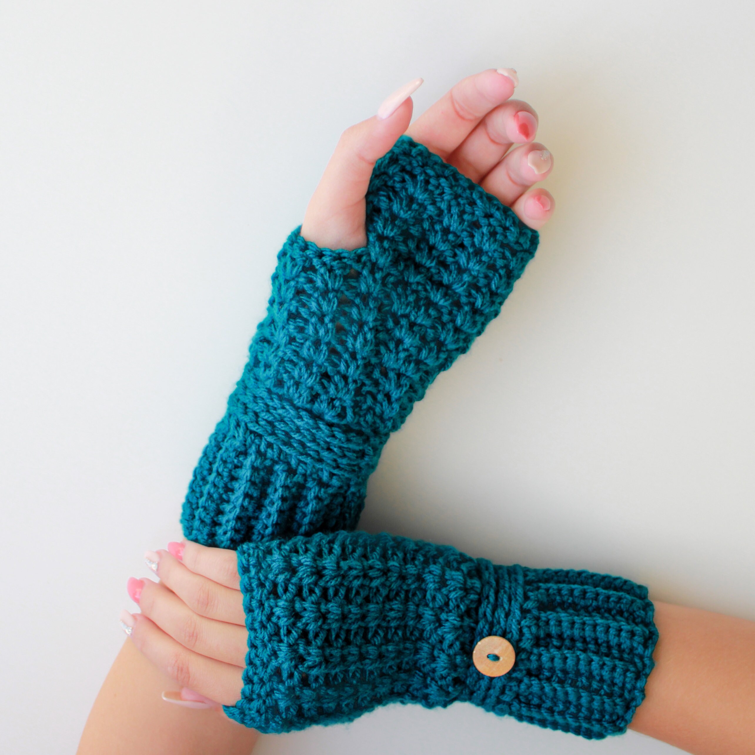 Fingerless Gloves Crochet Pattern · Hopelessly Devoted Crochet
