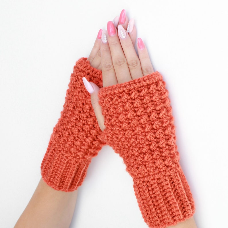 Crochet pattern-PEYTON Crochet fingerless gloves pattern-Women crochet pattern-Wrist Warmers-Fingerless Mitts mitten Pattern PDF Sizes S-M-L image 3