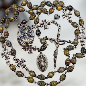 Corona di spine e rosario di Maria miracolosa / Bronzo antico / Pietersite