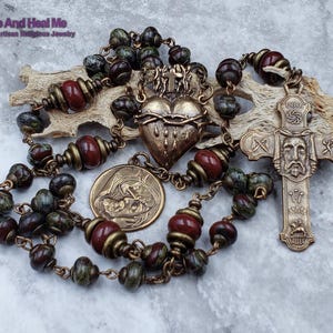 Rosario de la Piedad con el Santo Rostro de Jesús, el Sagrado Corazón Sangrante y 39 cuentas / Bronce Premium / Heliotropo