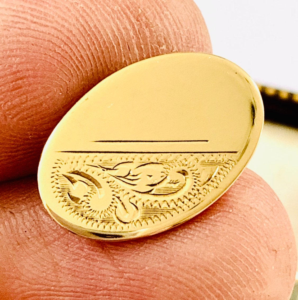 Stunning vintage engraved 9ct yellow gold Cufflinks hallmarked London