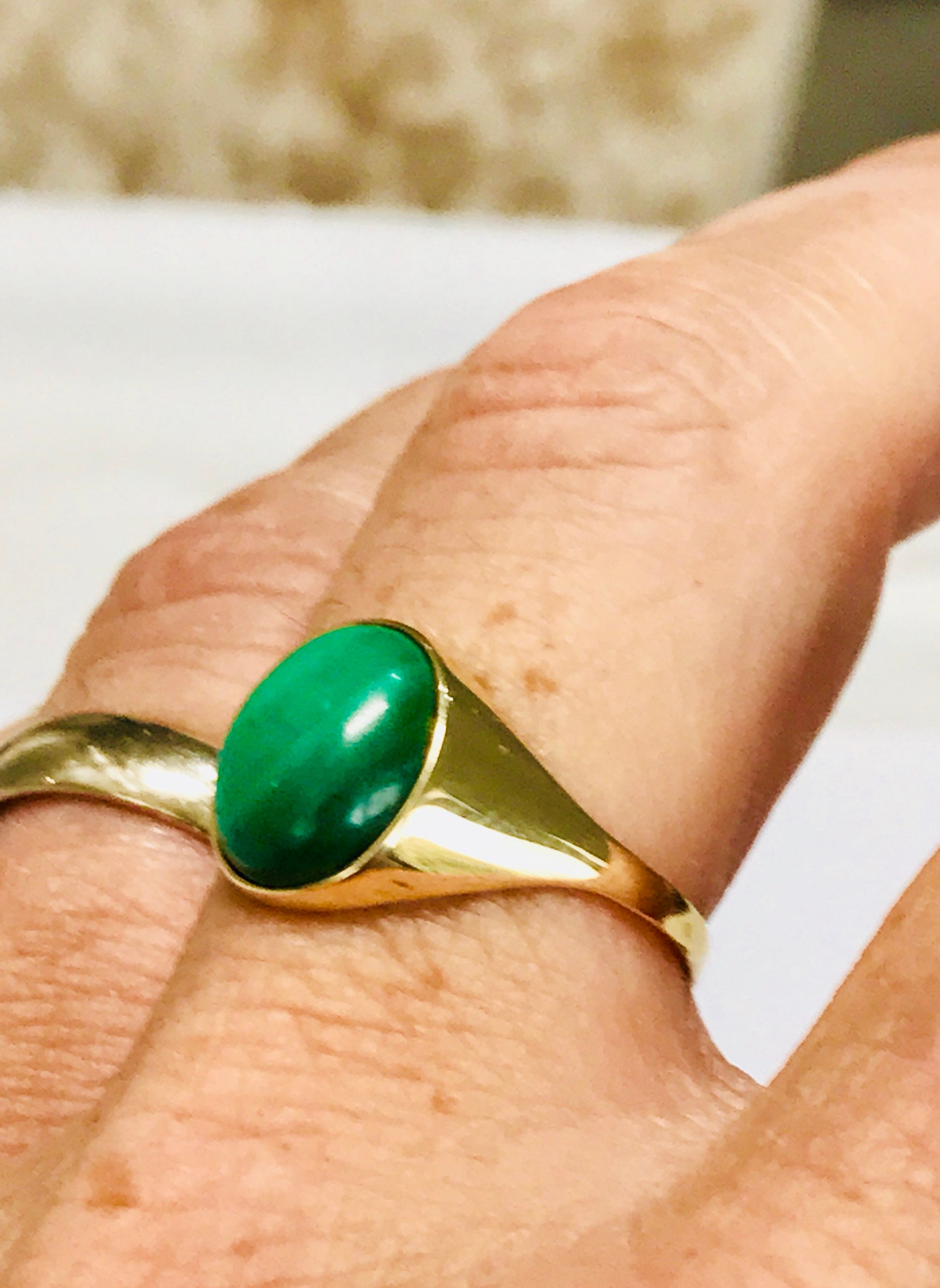Stunning vintage Men's 9ct gold Green Agate ring fully hallmarked