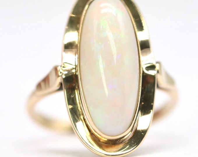 Beautiful vintage 14ct gold Opal ring - size M or US 6