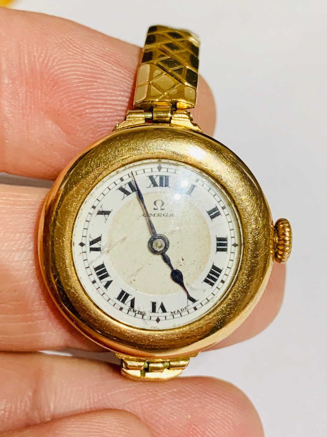 Superb antique 9ct gold cased Omega ladies wristwatch in full working