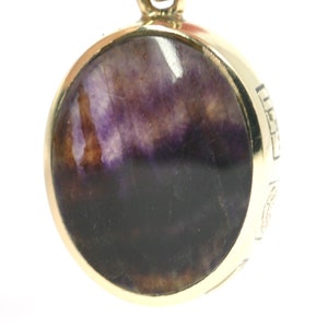 David Scott Walker - 9ct gold Blue John / Purple Goldstone pendant - Sheffield 1990