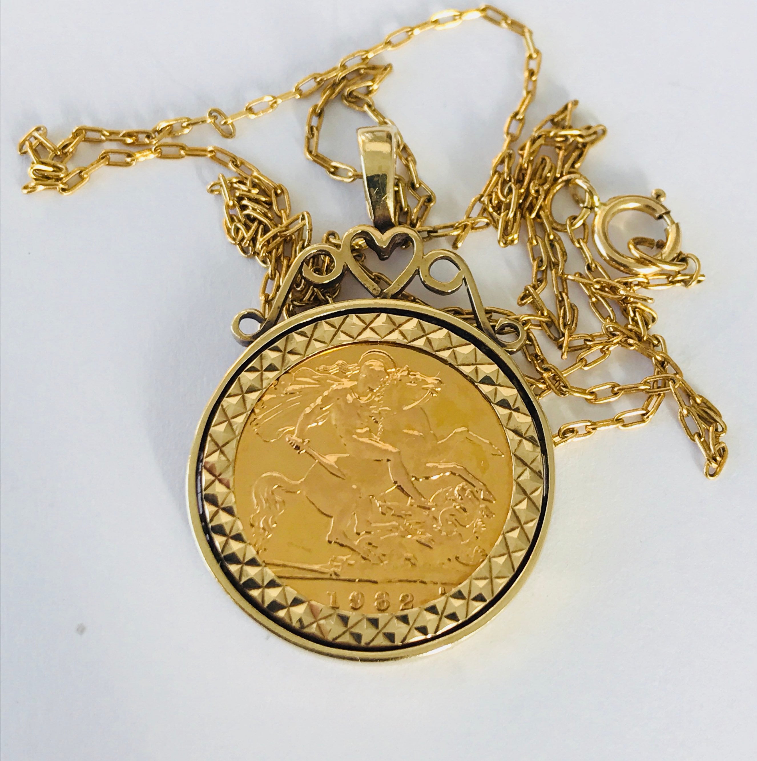 Vintage 22ct Gold Half Sovereign In A 9ct Gold Pendant Mount 1982