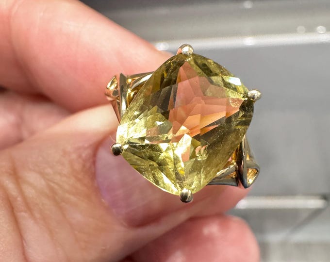 Superb vintage 9ct gold Citrine ring - fully hallmarked - size T or US 9 1/2