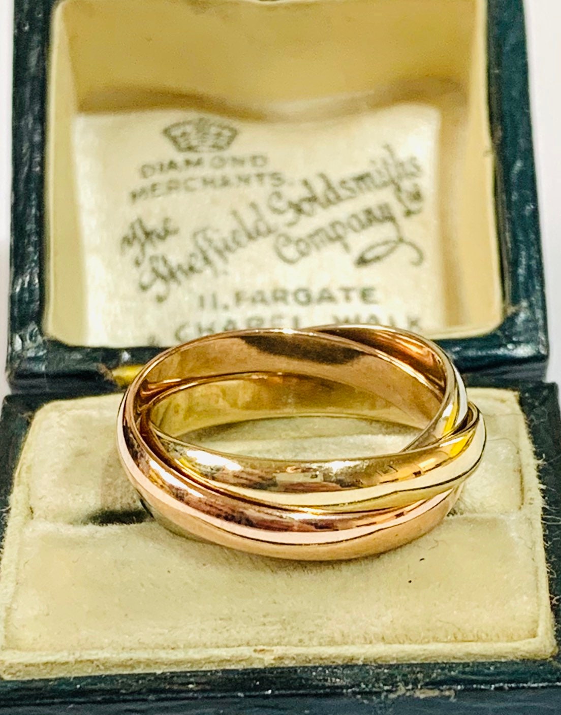 Superb vintage 9ct tricolour gold Russian wedding ring fully hallmarked size M / 6
