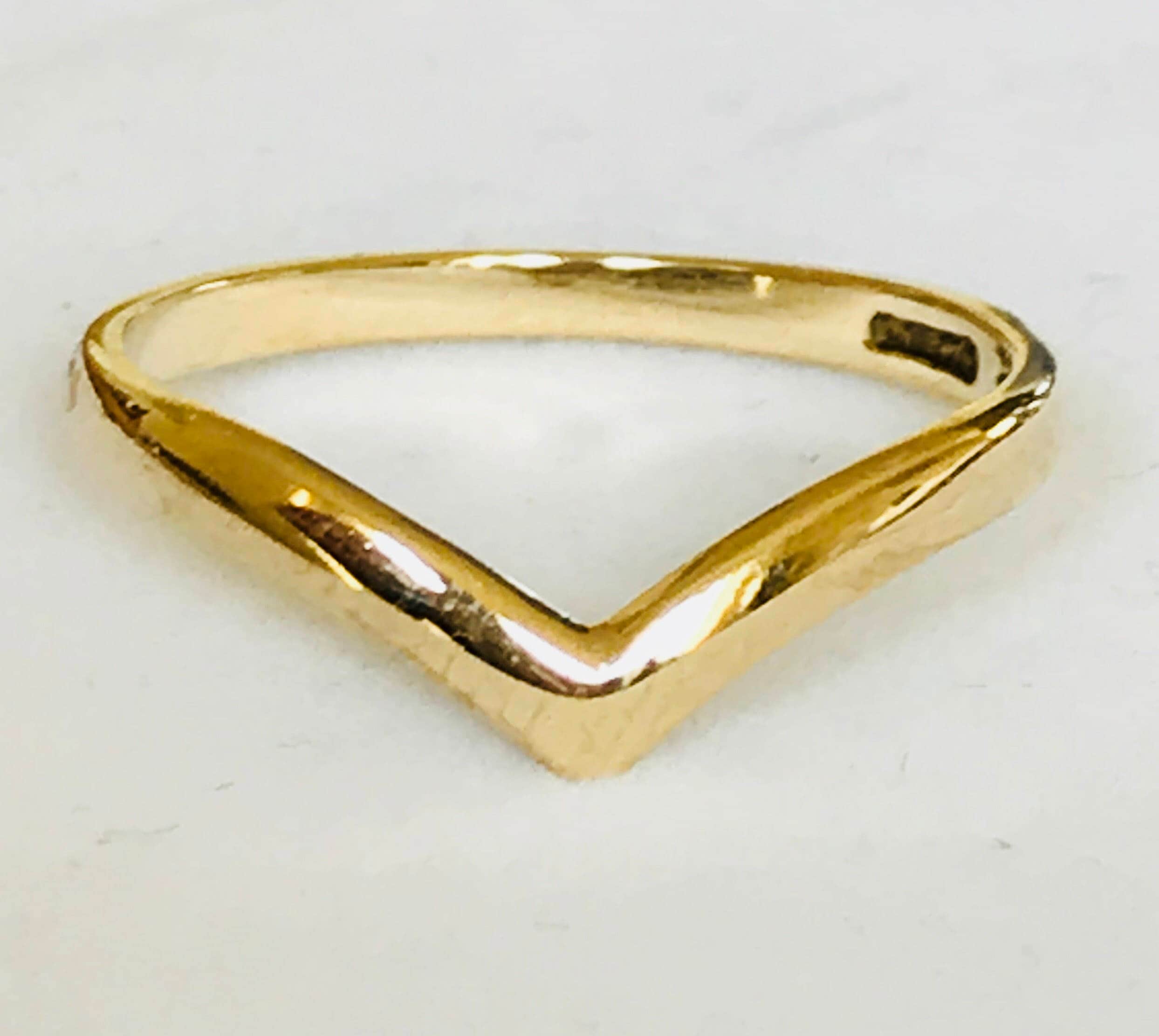Lovely vintage 9ct yellow gold wishbone ring fully hallmarked