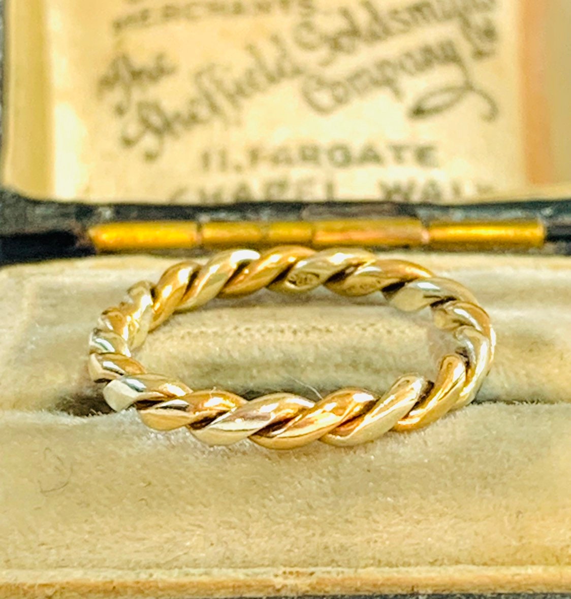 Stunning vintage ladies or childs (small size) 9ct white and yellow ...