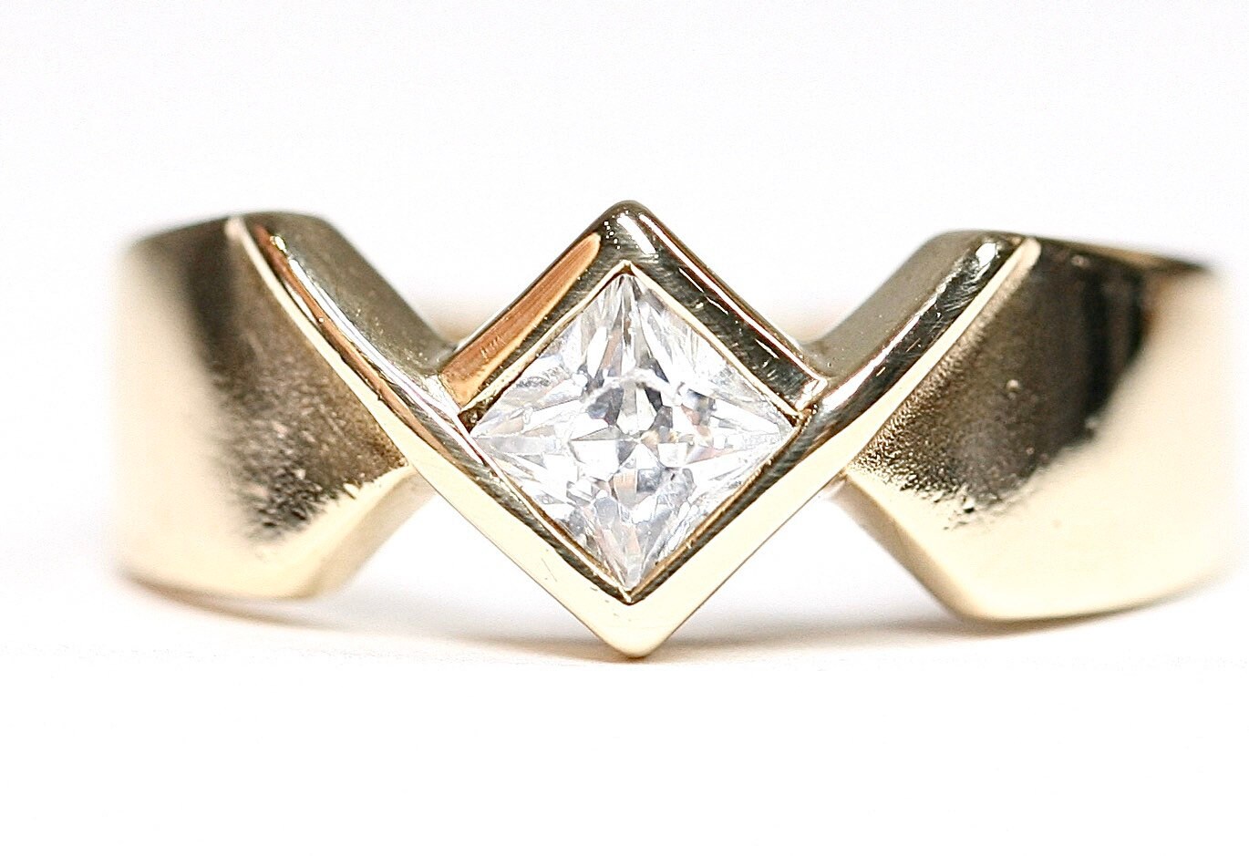 Classic Gold Inlaid Zirconia Ring main image 1