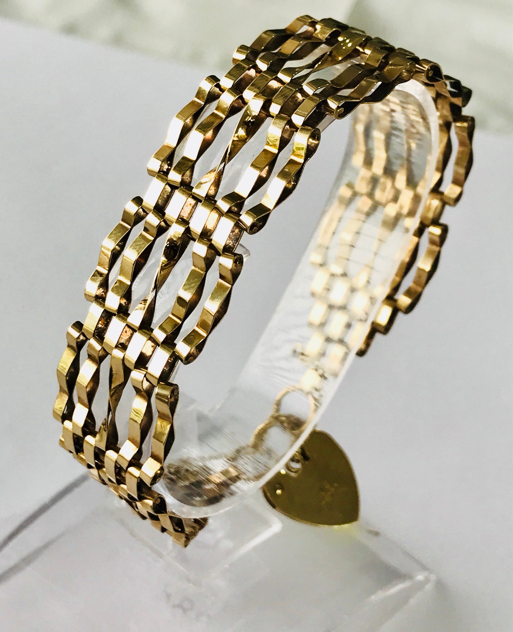 Superb vintage 9ct yellow gold 5 bar gate bracelet hallmarked London 1979